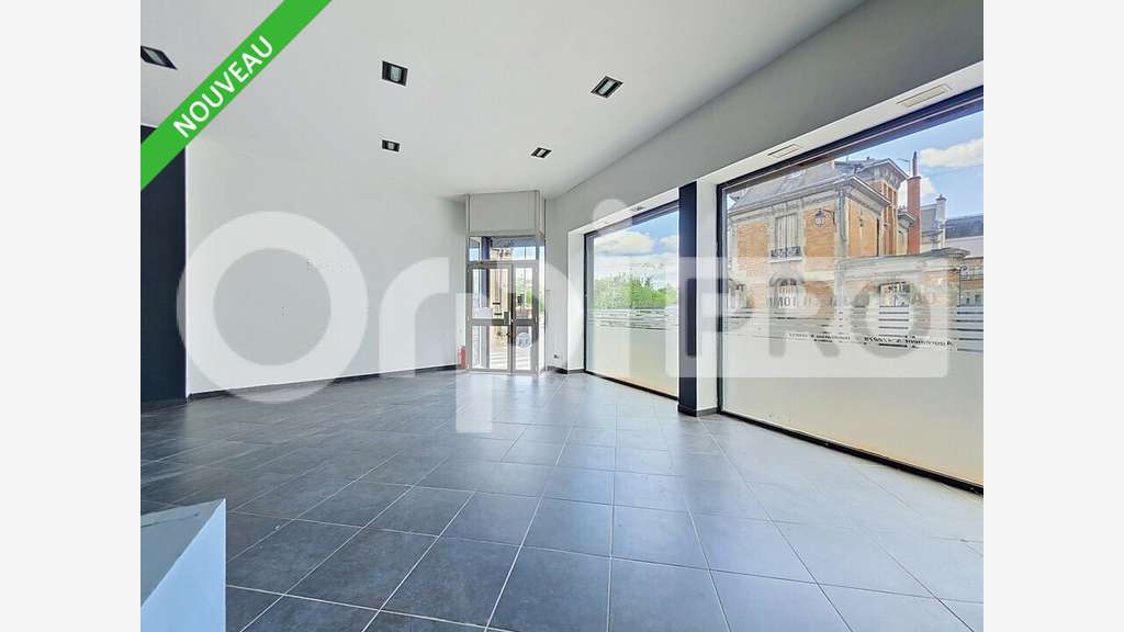A louer local commercial 65m² centre Soissons