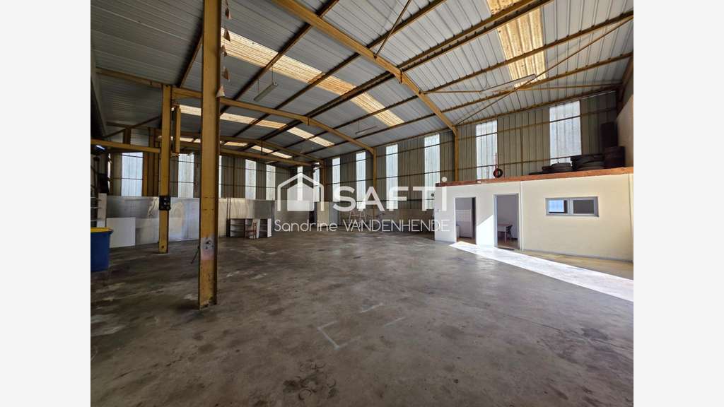 A louer local professionnel de 360m² à Soize
