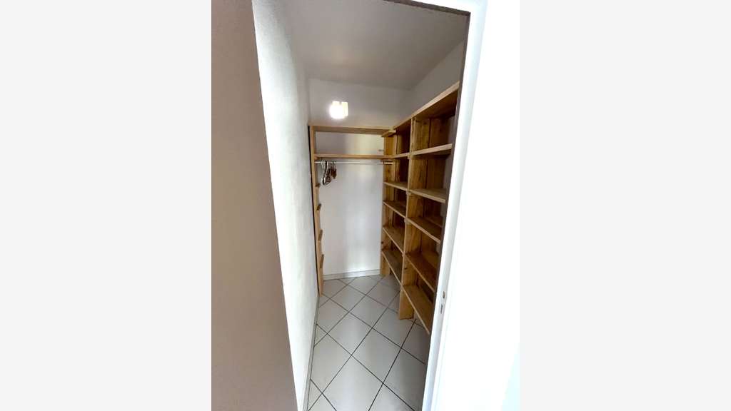 A louer bureaux 104m² empl N°1 à Solliès-Pont