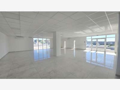 A louer local commercial 172m² à Solliès-Pont