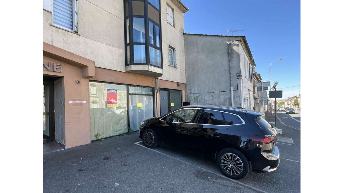 Local commercial 64m² à louer axe passant à Soyaux
