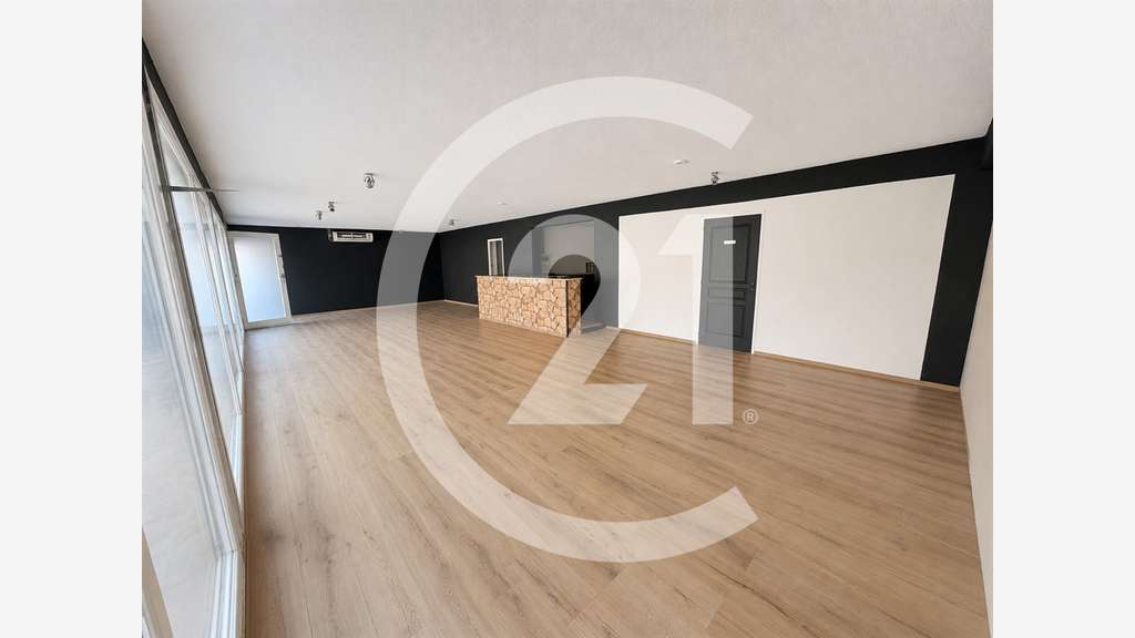 A louer local commercial de 115m² à Soyons 
