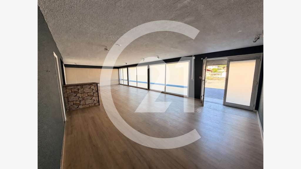 A louer local commercial de 115m² à Soyons 