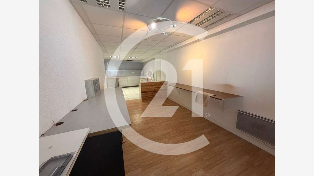 A louer local commercial de 115m² à Soyons 