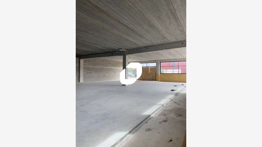 A louer Local commercial 550m² Stains