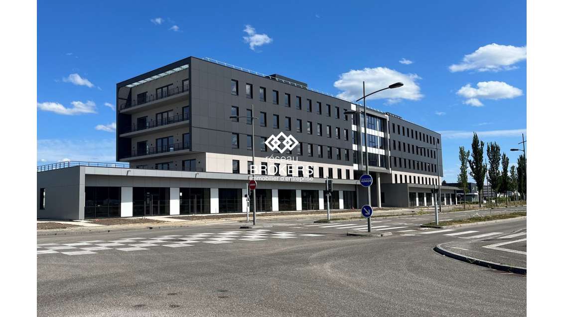 A louer local 520m² pied d'immeuble à Strasbourg