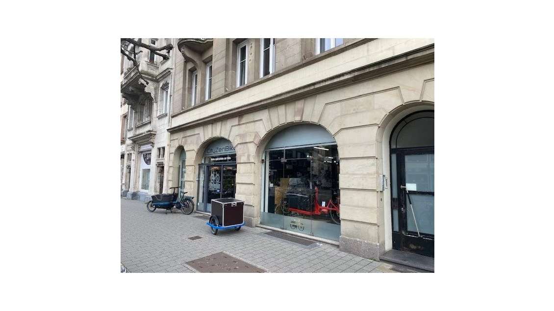 Local commercial 224m² + cave à louer Strasbourg