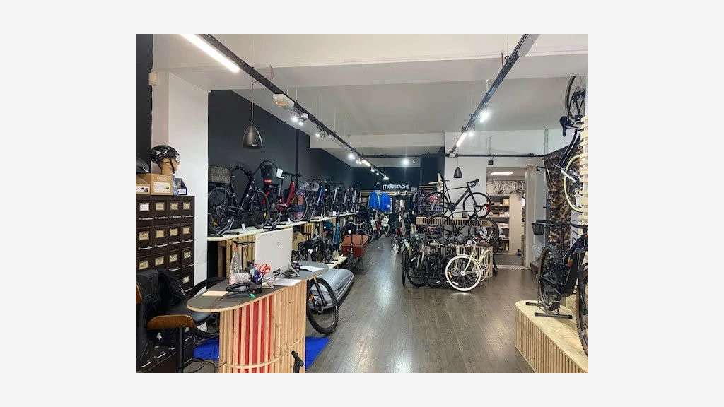 Local commercial 224m² + cave à louer Strasbourg