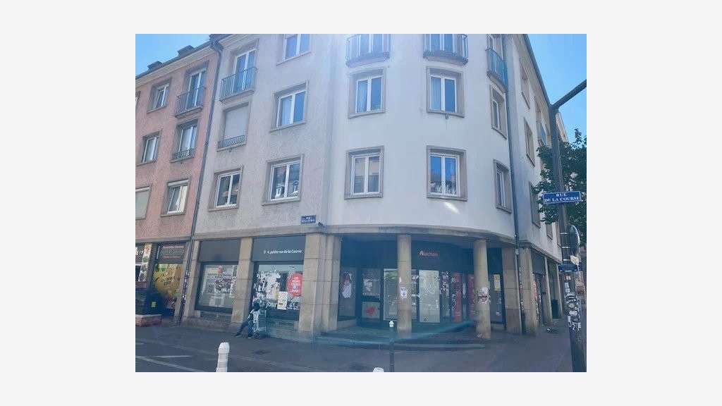 Local d'angle à louer à Strasbourg secteur gare