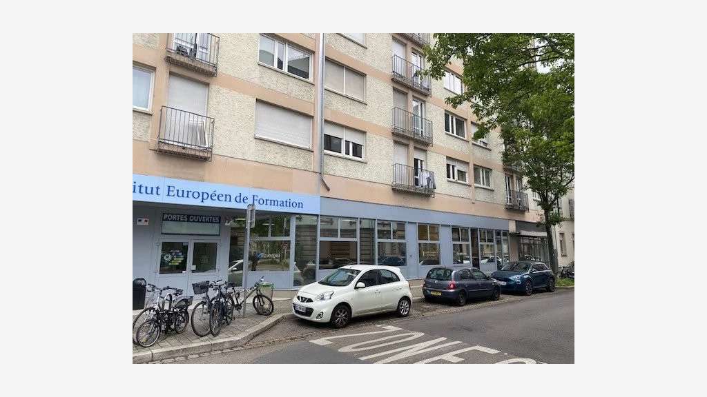 Loue local commercial 452m² Strasbourg Esplanade