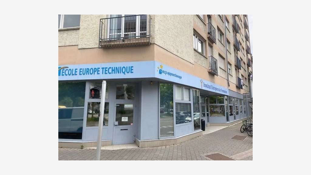Loue local commercial 452m² Strasbourg Esplanade