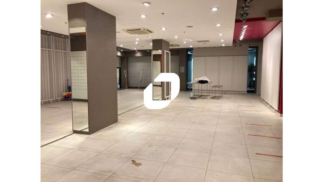 A louer Local commercial 213m² Suresnes