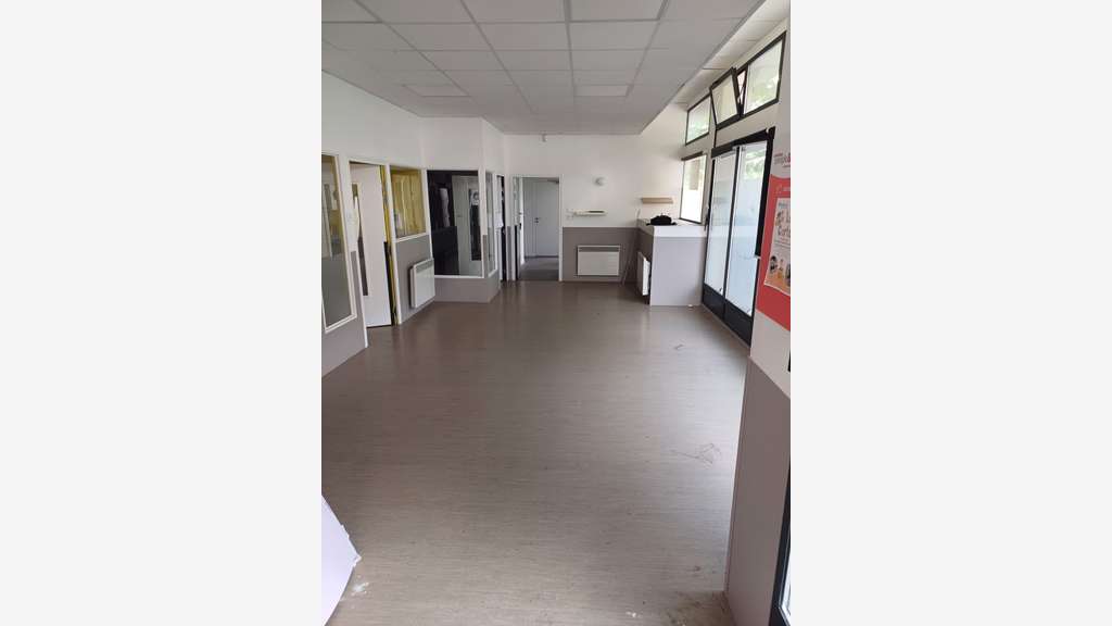 A louer local 116m² à Suresnes