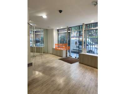 Location Locaux commerciaux - Boutiques à Suresnes