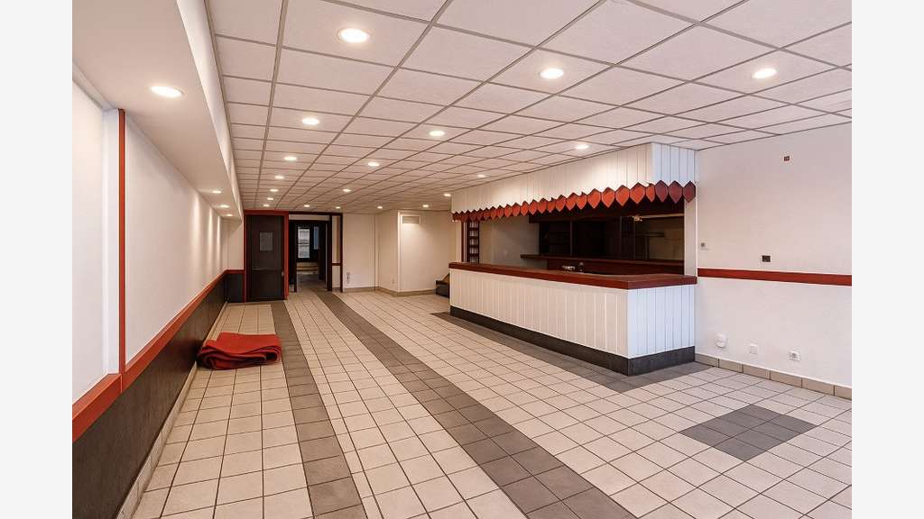 Local commercial 150m² à louer à Talence centre
