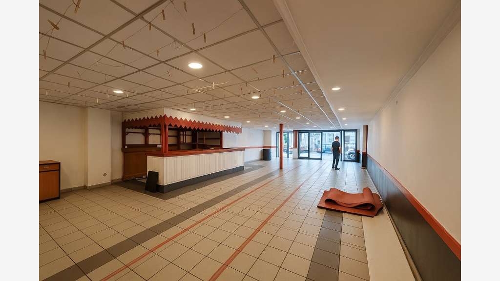 Local commercial 150m² à louer à Talence centre
