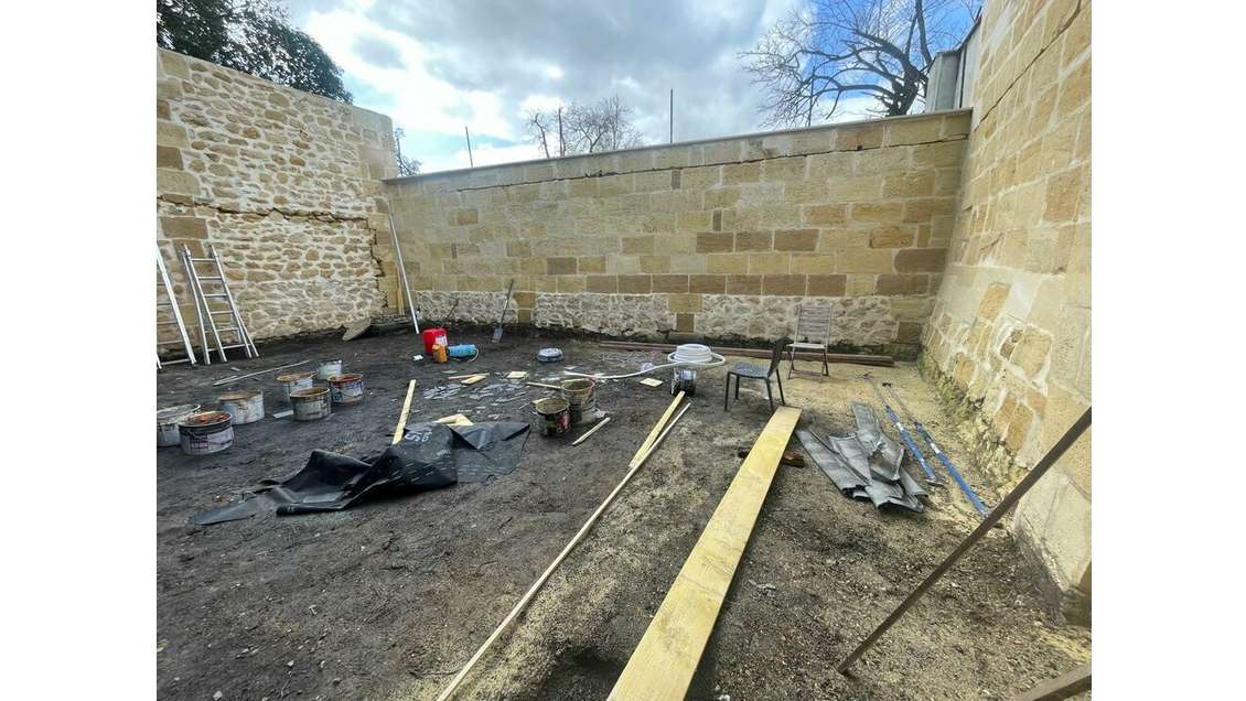 Local commercial de 150m² à louer à Talence Halles