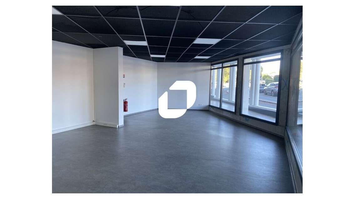 A louer Local commercial 115m² Talence