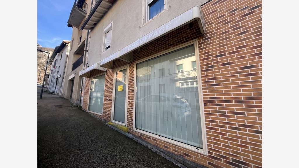 A louer local 38m² centre de Tarascon-sur-Ariège