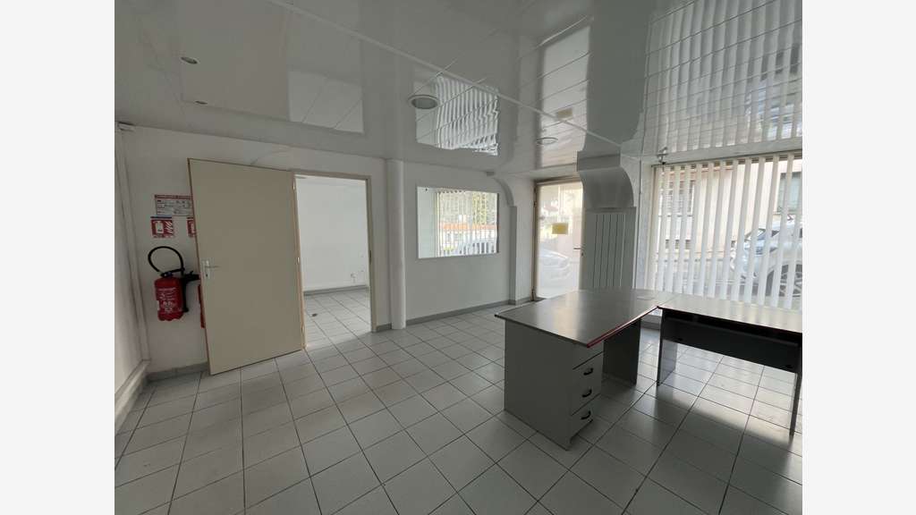 A louer local 38m² centre de Tarascon-sur-Ariège