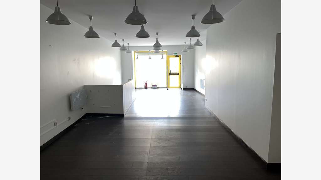 Local commercial Boutique 71.47m2 - 750 euros