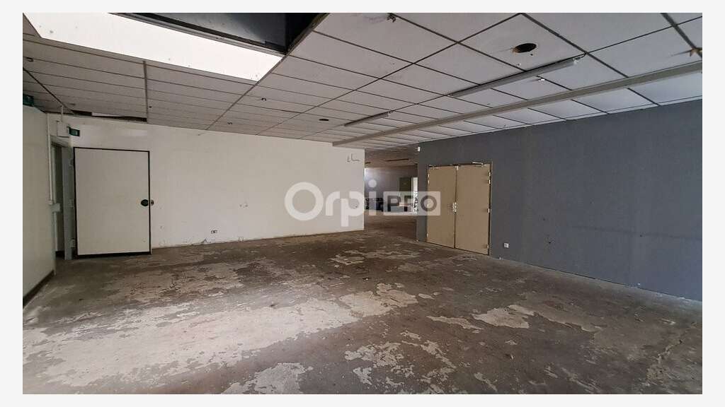 Local toutes activités 1500m² à louer à Tarbes