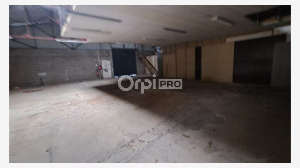 Local toutes activités 1500m² à louer à Tarbes