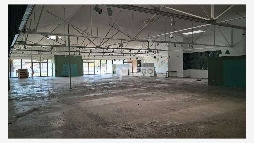 Local toutes activités 1500m² à louer à Tarbes