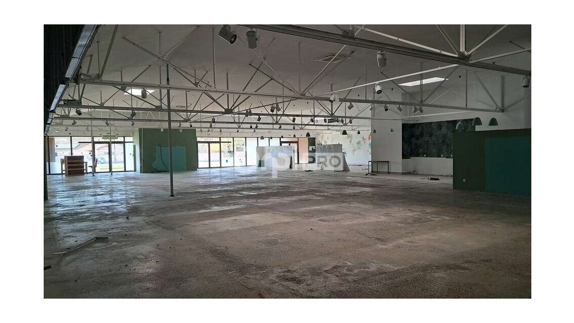 Local toutes activités 1500m² à louer à Tarbes
