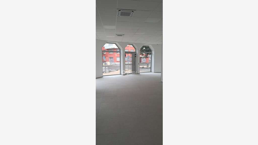 Local commercial 73m² à louer Tarbes hyper centre