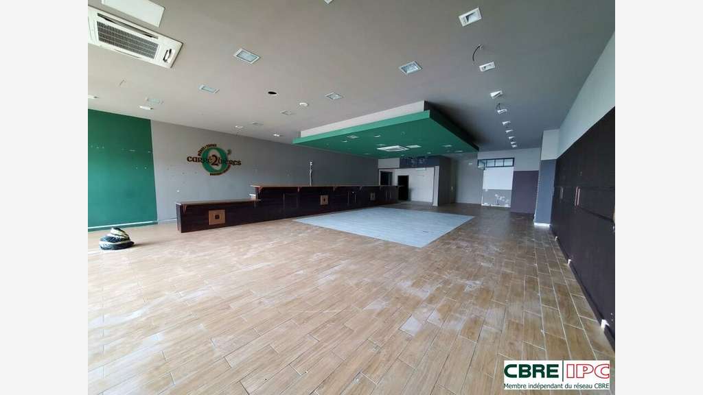 A louer local commercial de 300m² à Tarnos