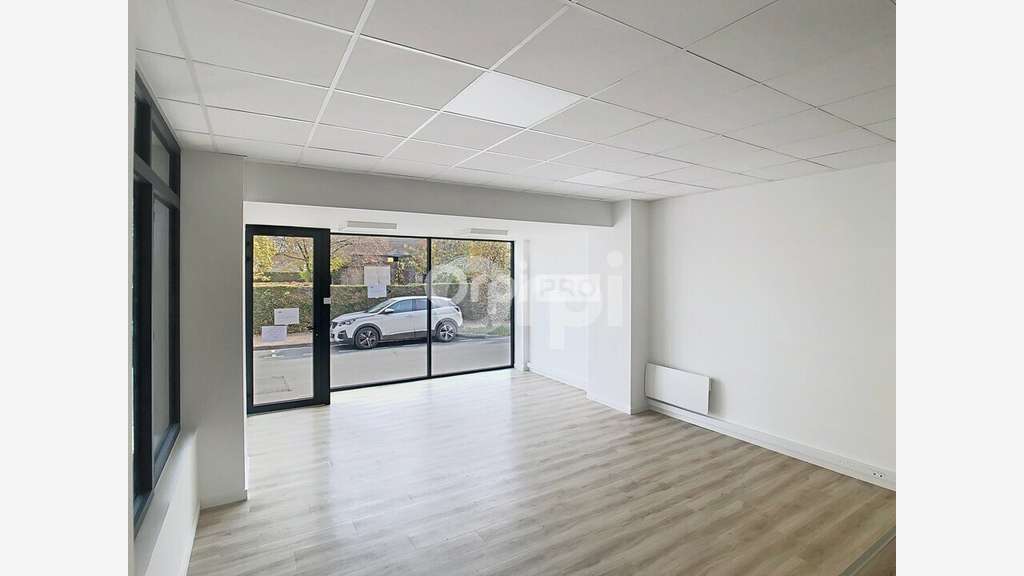 A louer local rénové de 60m² proche gare Terrasson