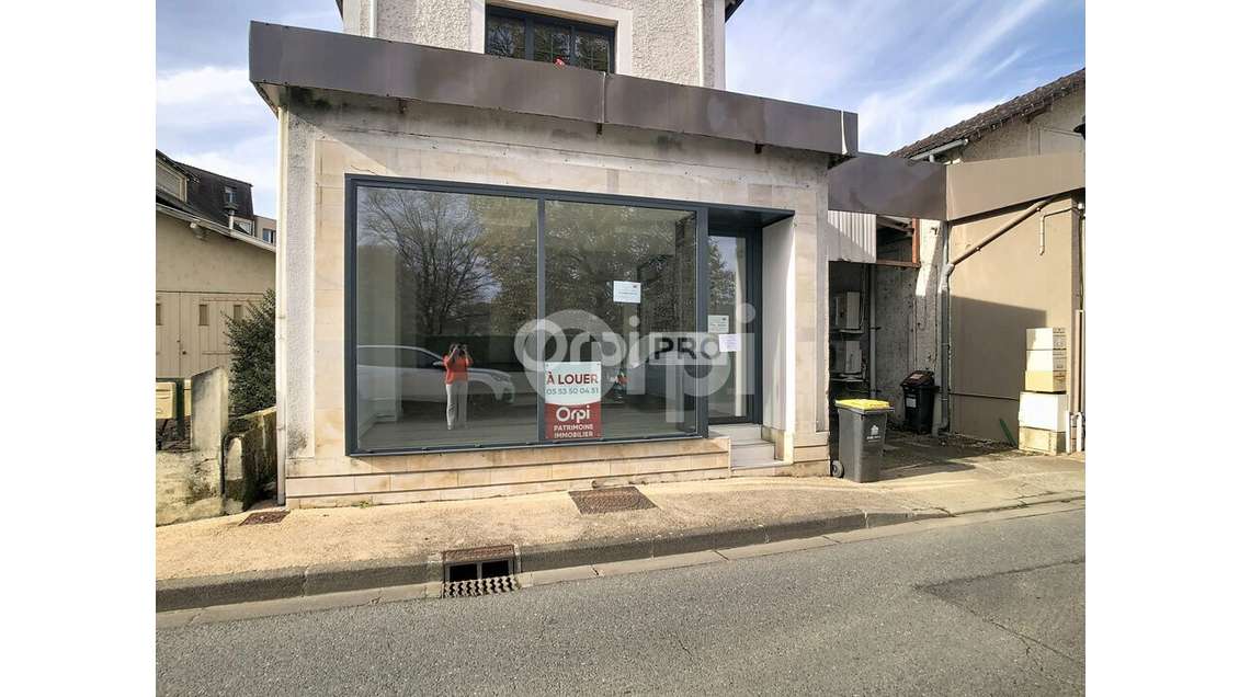 A louer local rénové de 60m² proche gare Terrasson