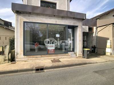 A louer local rénové de 60m² proche gare Terrasson