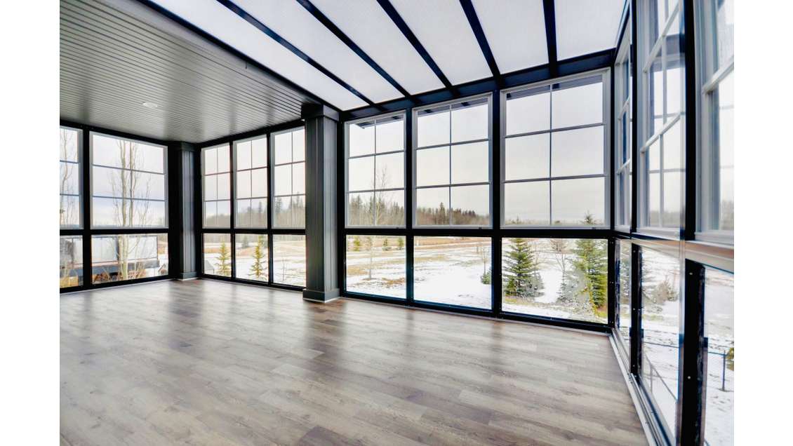 A louer local commercial neuf de 1110m² Vannes Est