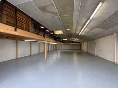 A LOUER LOCAL COMMERCIAL DE 290 M2 LACEMENT