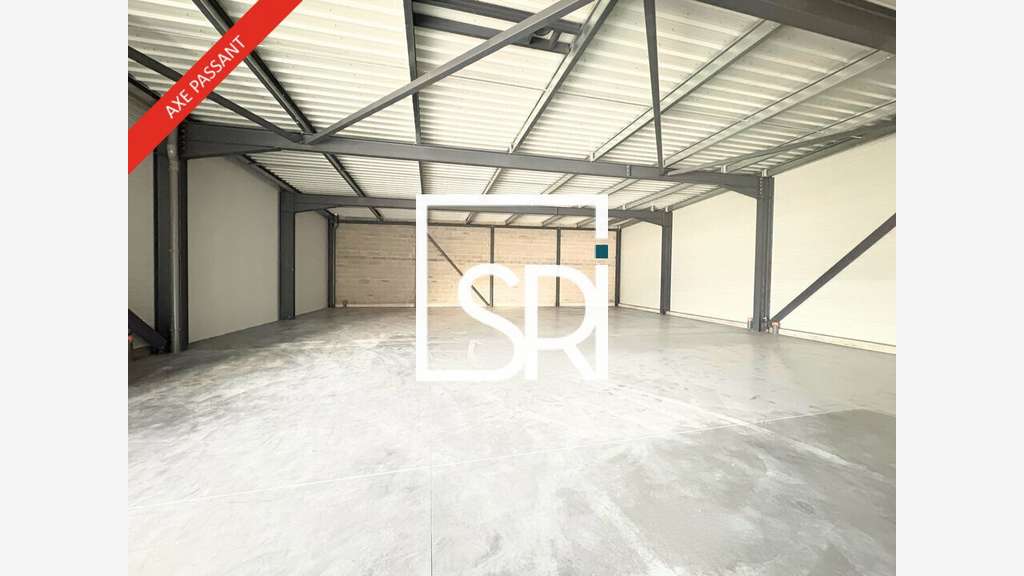 Local commercial de 271m² à louer à Thiers