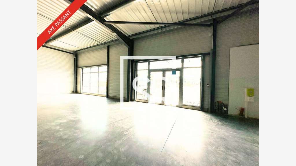 Local commercial de 271m² à louer à Thiers
