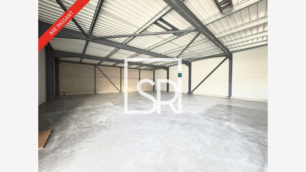Local commercial de 271m² à louer à Thiers
