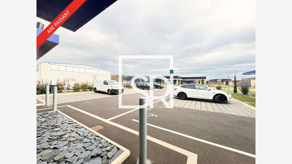Local commercial de 271m² à louer à Thiers