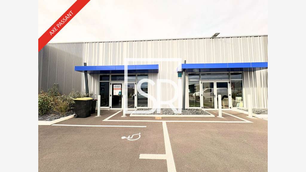 Local commercial de 271m² à louer à Thiers
