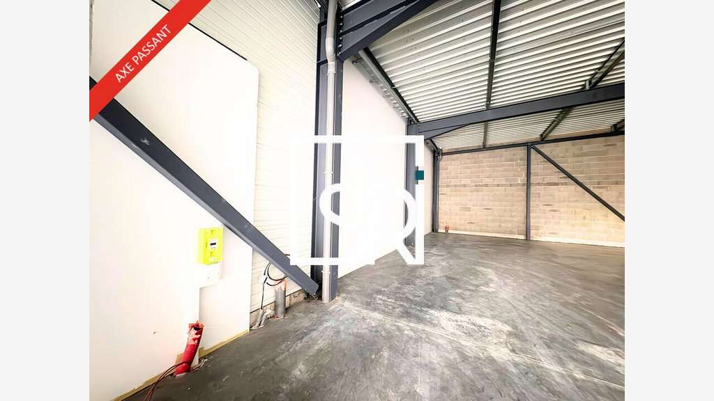 Local commercial de 271m² à louer à Thiers
