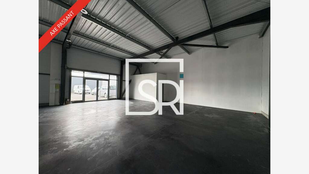 Local commercial 114m² à louer en ZAC à Thiers