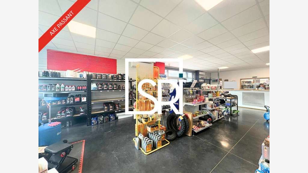 Local commercial récent 157m² à louer à Thiers
