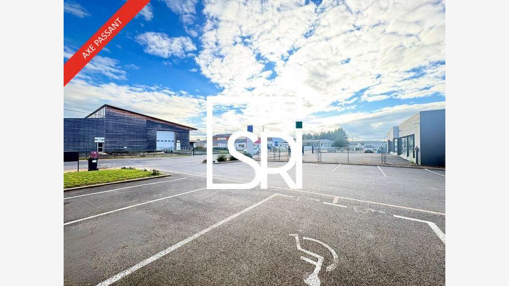 Local commercial récent 157m² à louer à Thiers