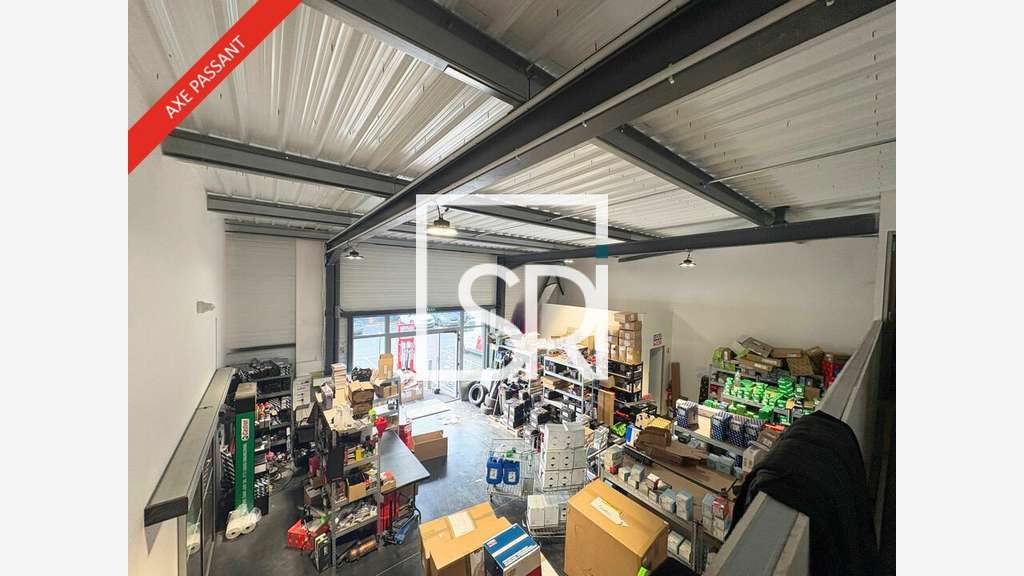 Local commercial 271m² divisible à louer à Thiers