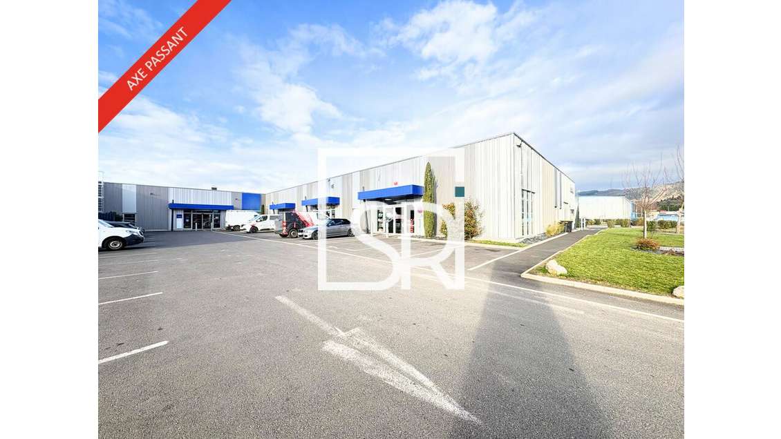 Local commercial 271m² divisible à louer à Thiers