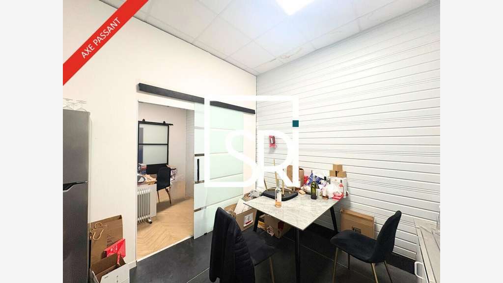 Local commercial 271m² divisible à louer à Thiers