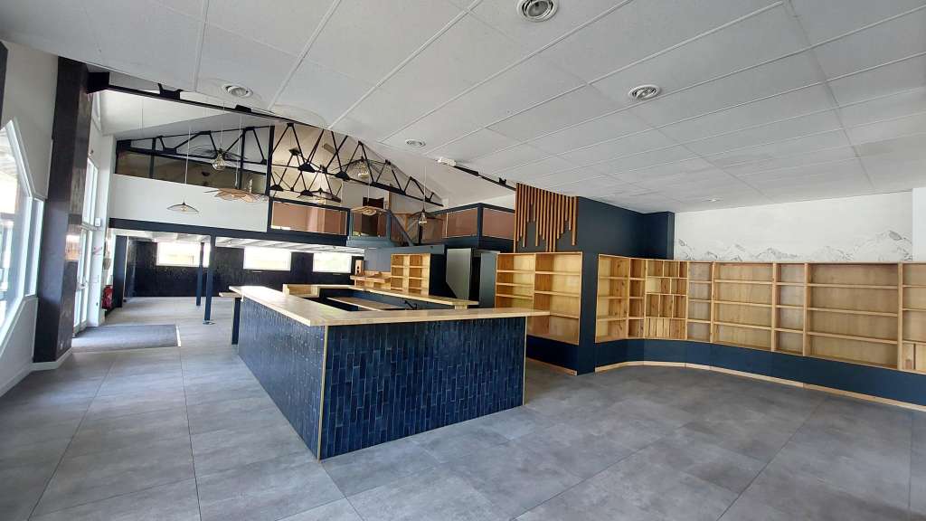 A louer local commercial 540m² à Thônes