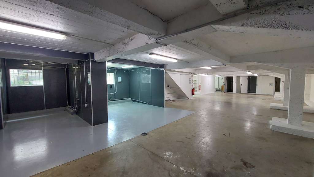 A louer local commercial 540m² à Thônes